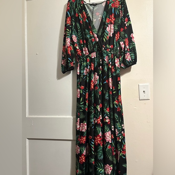 Ups & Downs Dresses & Skirts - Ups and Downs Floral Maxi Dress Size: 3X
